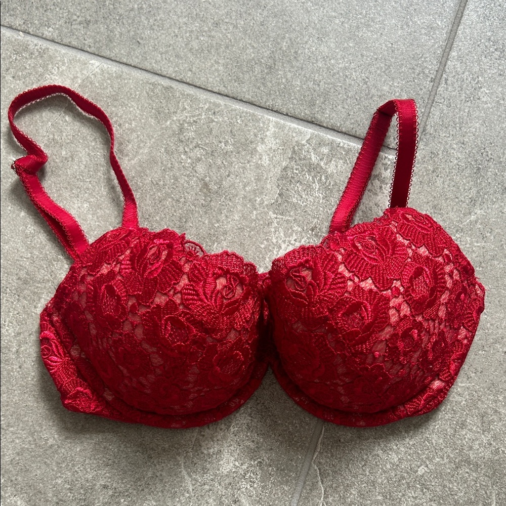 Victorias Secret- The Miracle Bra Balconet: 34C
